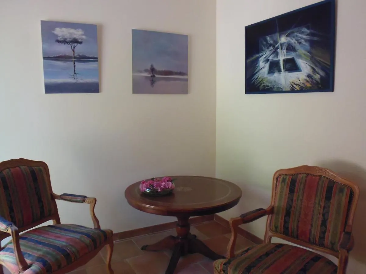 La Fleur De Lys Bed & Breakfast Roussayrolles France